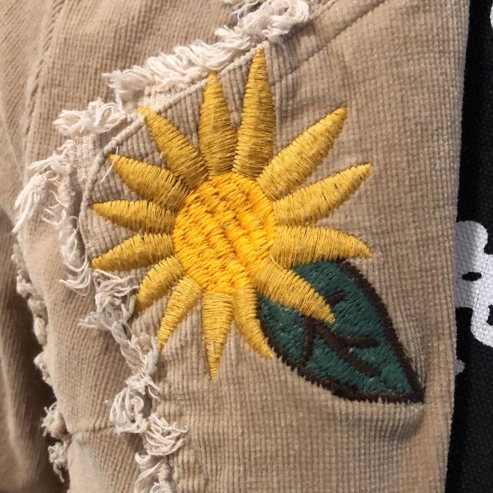 🌻Wet Seal Corduroy embroidered bohemian fringe snap close eyelet lined jacket - Picture 3 of 16